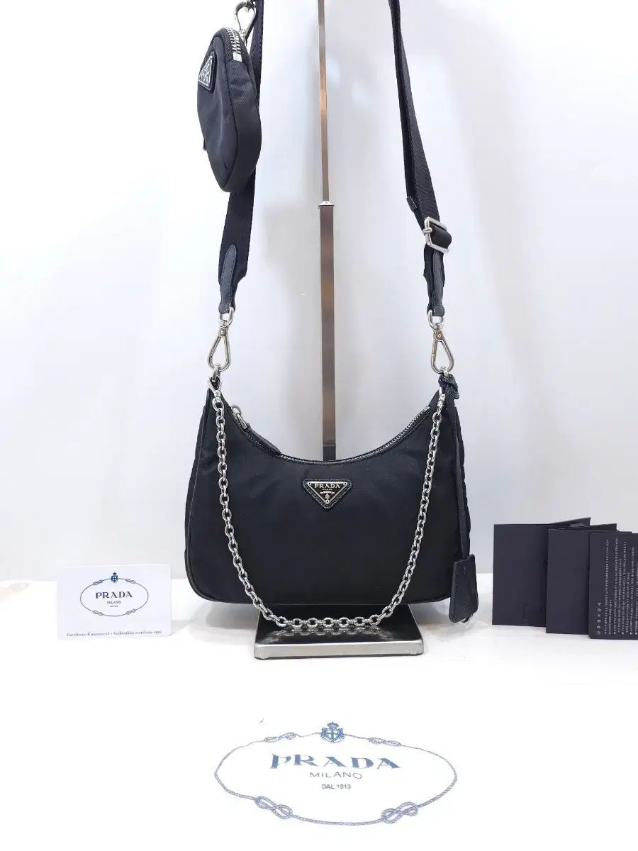 正規品 PRADA(プラダ) RE-EDITION(エディション) 2005 RE-NYLON(リナイロン) HOBO BAG(ホーボーバッグ)