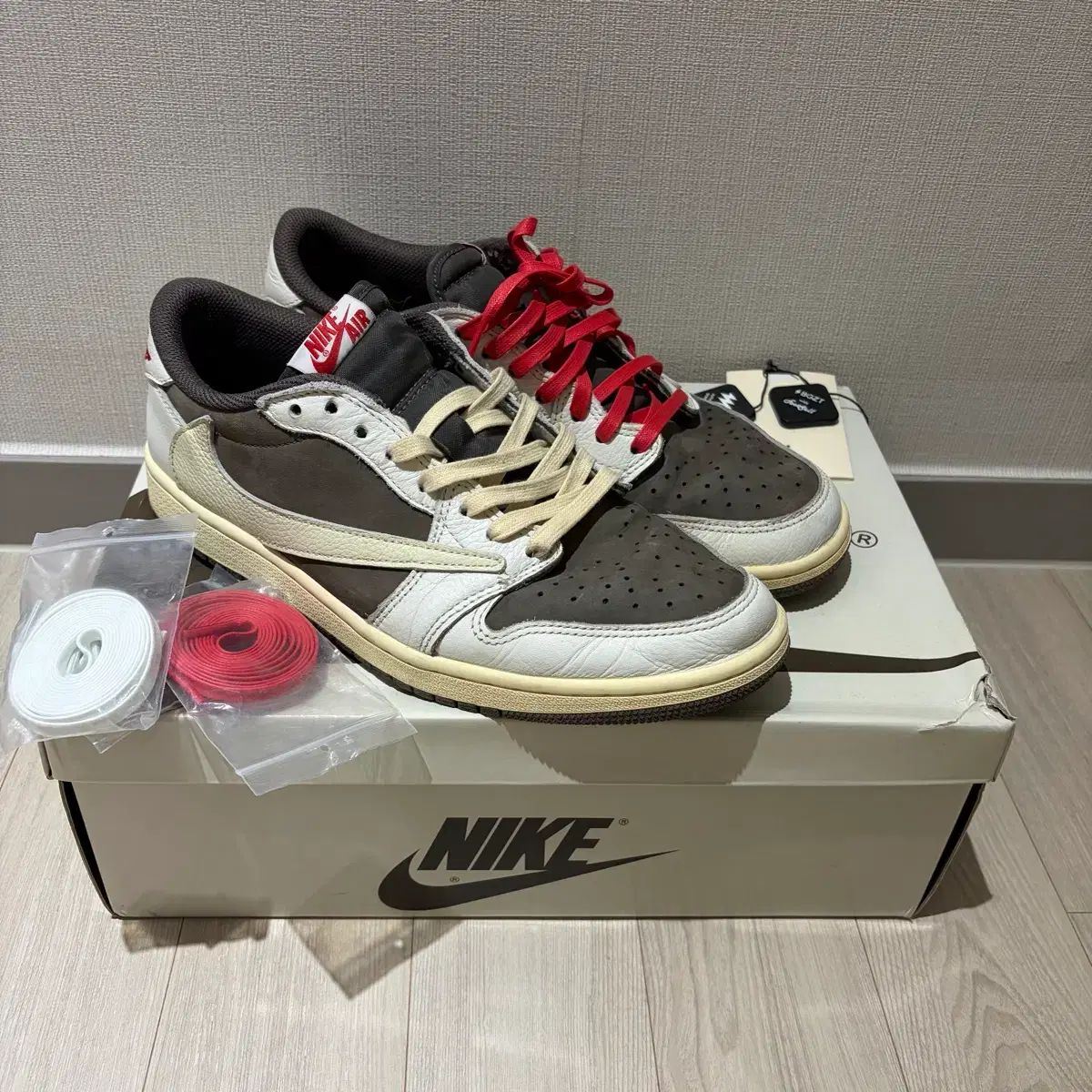 280 NIKE ジョーダン1 リバース モカ アンド リー ぼっち・ざ・ろっく！