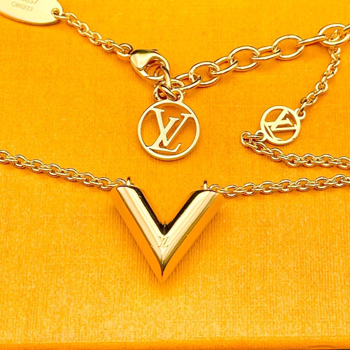 ◇ルイヴィトン◇新品仕上済 現行型番 LOUIS VUITTON M00857 エセンシャルV ネックレス ブランド OB0233