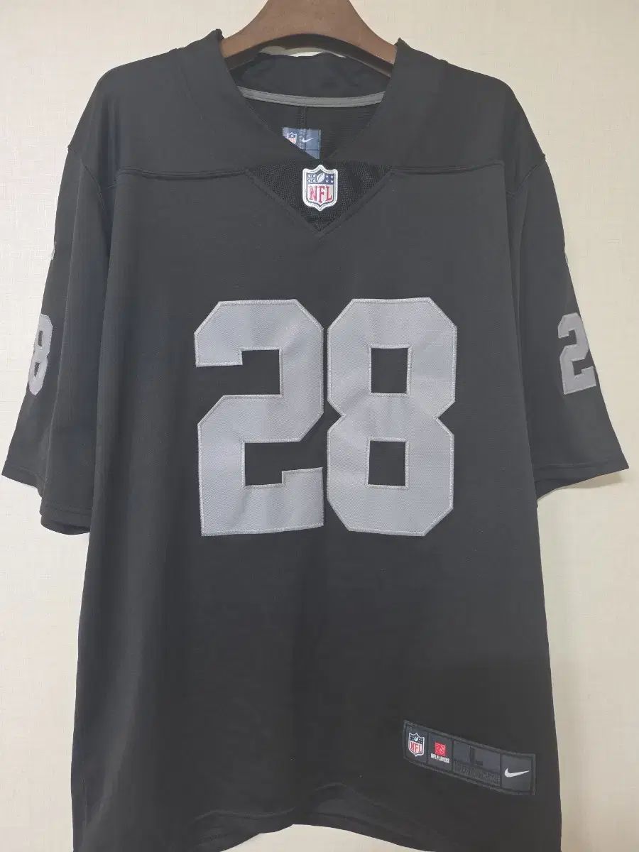 NFL レイダース 28番 NIKE ジョシュ ジェイコブス ジャージ