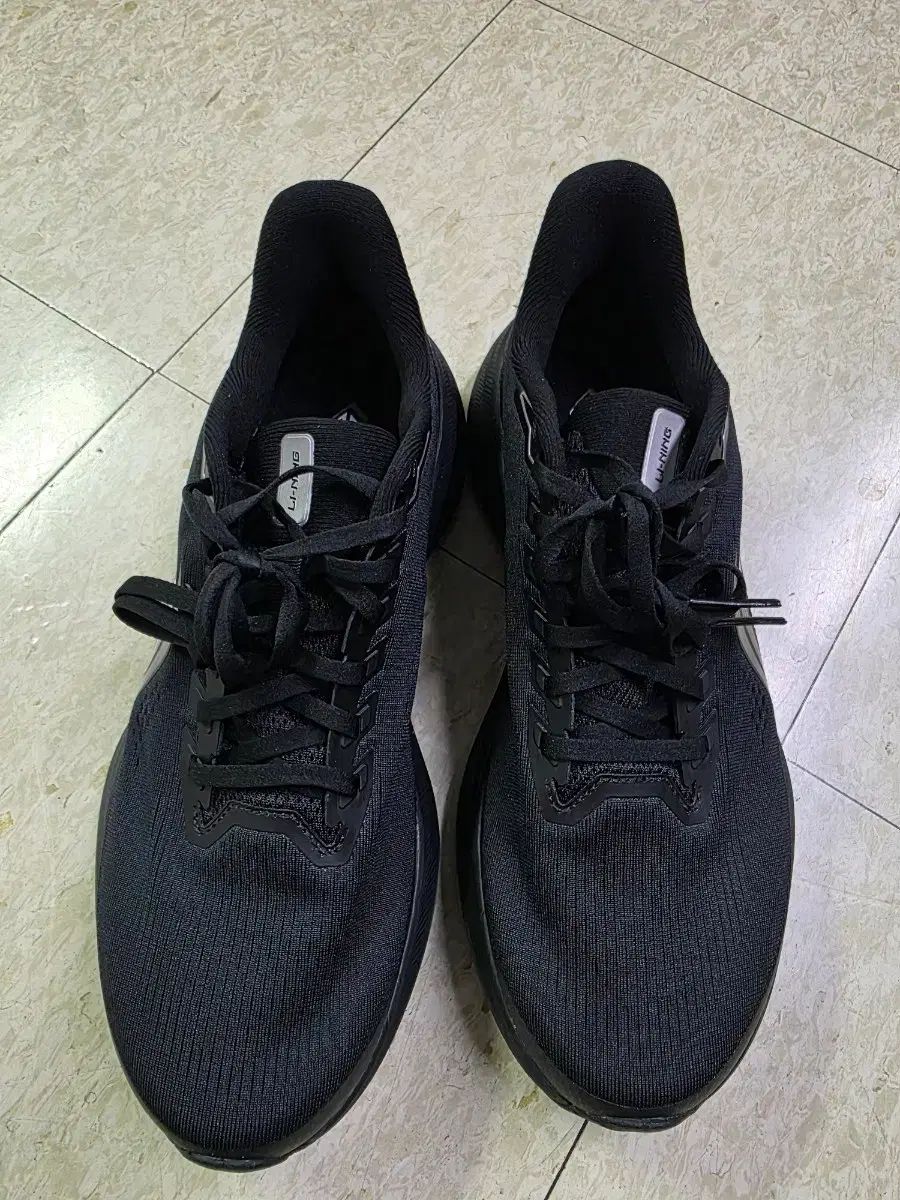 LI-NING(リーニン) レッドヘア 9 ロートップ 260