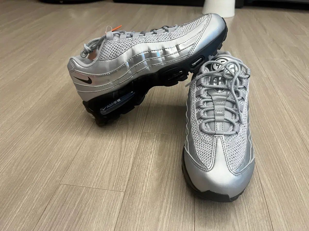 ナイキ エアマックス95 シルバー 260 新品