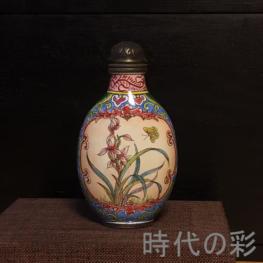 中国古美術・旧家蔵出・銅胎画琺瑯・鼻煙壺・蘭花蝶図・工芸品・骨董品・極細工・古美術・時代物・R08052611 17,850円