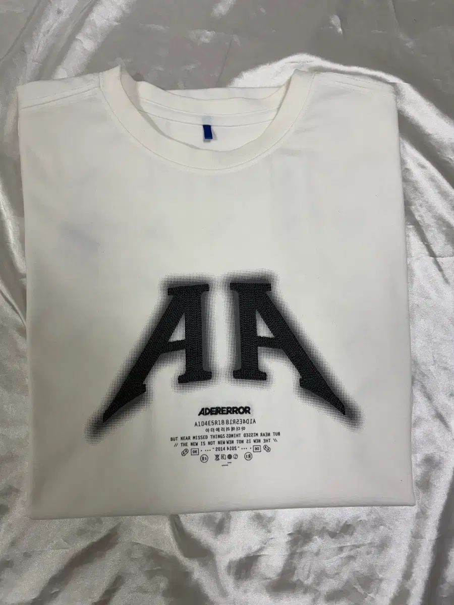 (M) ADER ERROR アーダーエラー ノーコ ロゴ Tシャツ オフホワイト