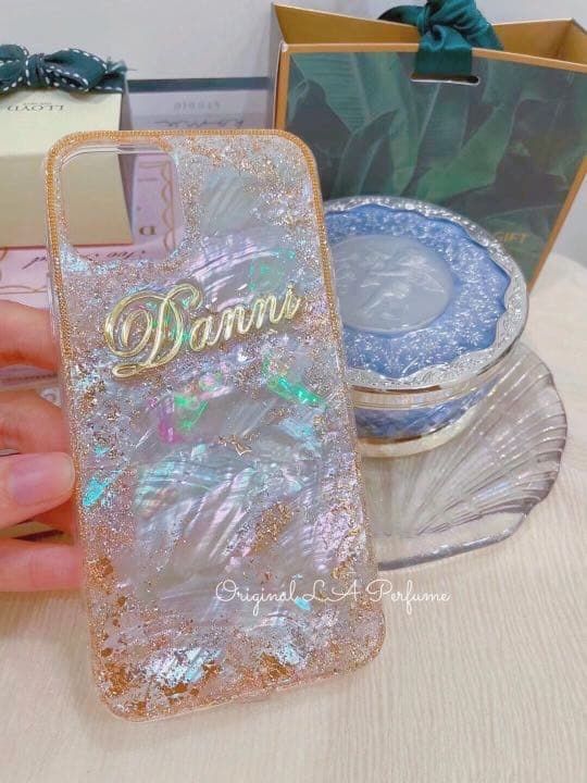 名入れ♡シェルフレーク✨キラキラ金箔入り♡オリジナルスマホケース✨ 名入れ♡キラキラシェル ポップソケット付スマホケース オーダーメイド