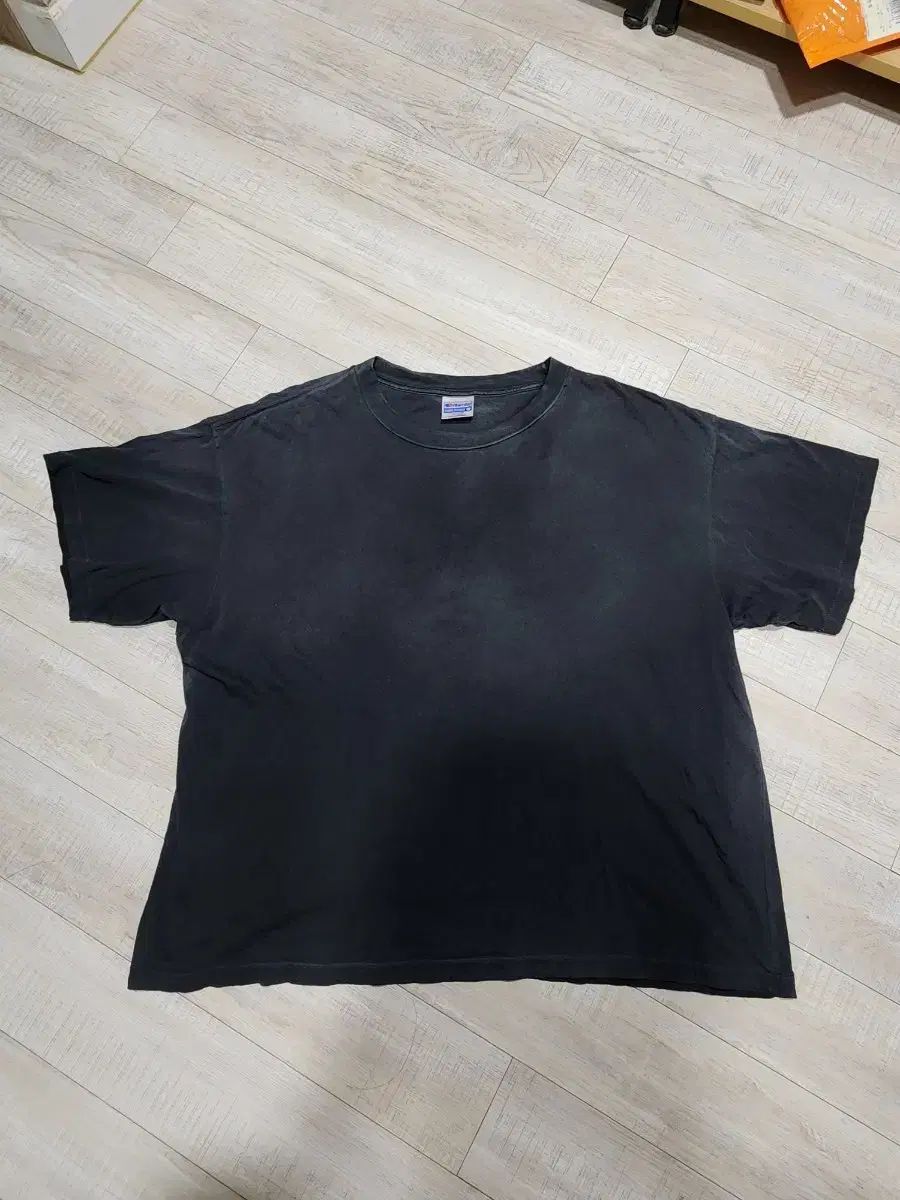 アキンボ チェーンピッカー Tシャツ フェイディド ブラック