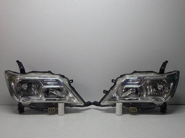 セレナハイブリッド ヘッドライト左右 ハロゲン C26 FNC26 前期 100-23096 K 26060-1VMOA コーティング 美品 260617305
