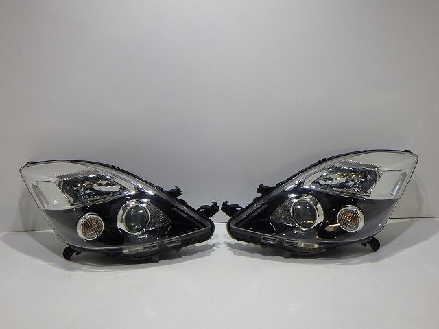 アイシス ヘッドライト左右 HID ZGM10/15 後期 44-72 H 81110/81150-44371 コーティング 綺麗 260617058