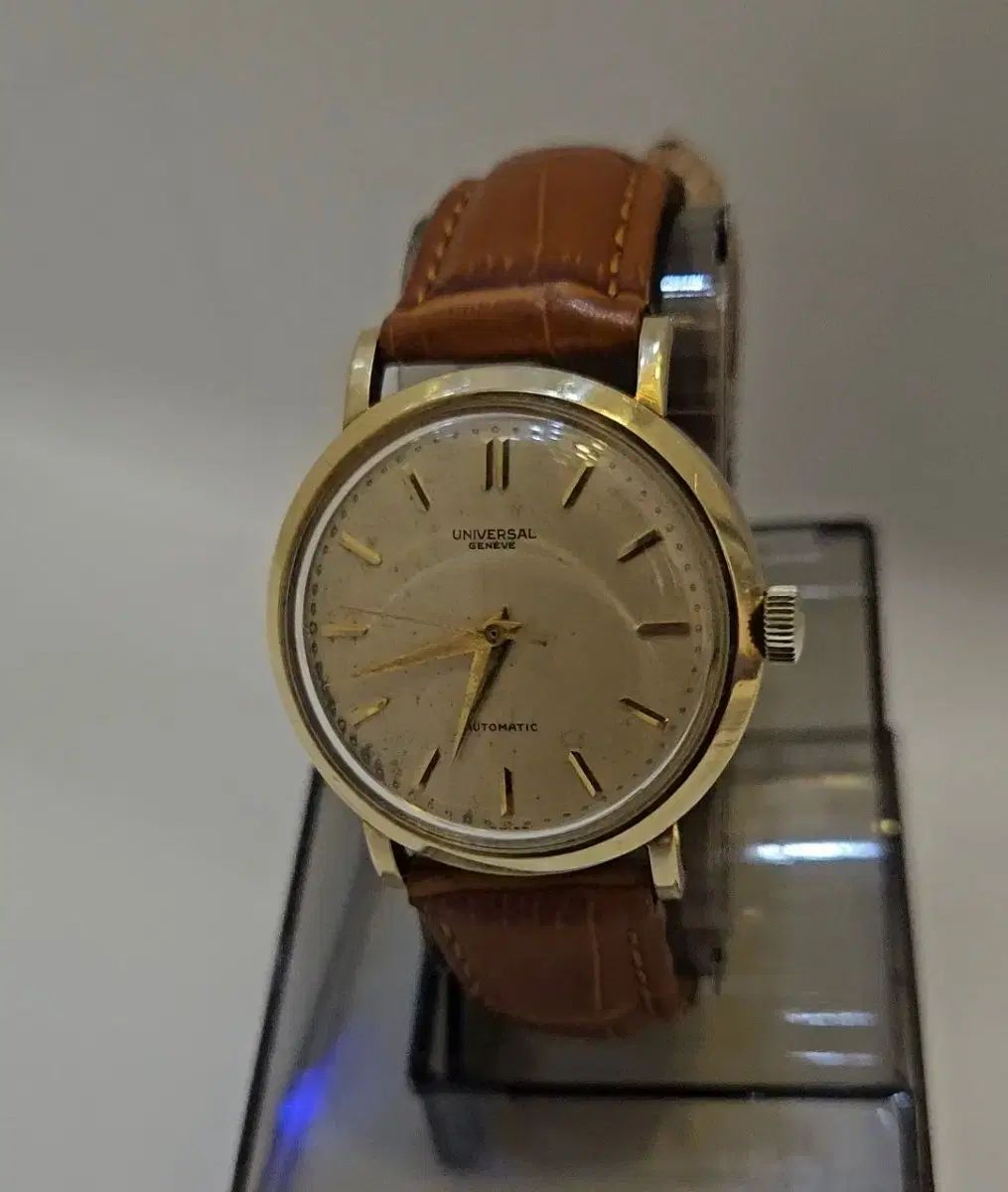 50s ユニバーサル ジェネブ カリバー139 ハンマー・ムーブ14K 金張り