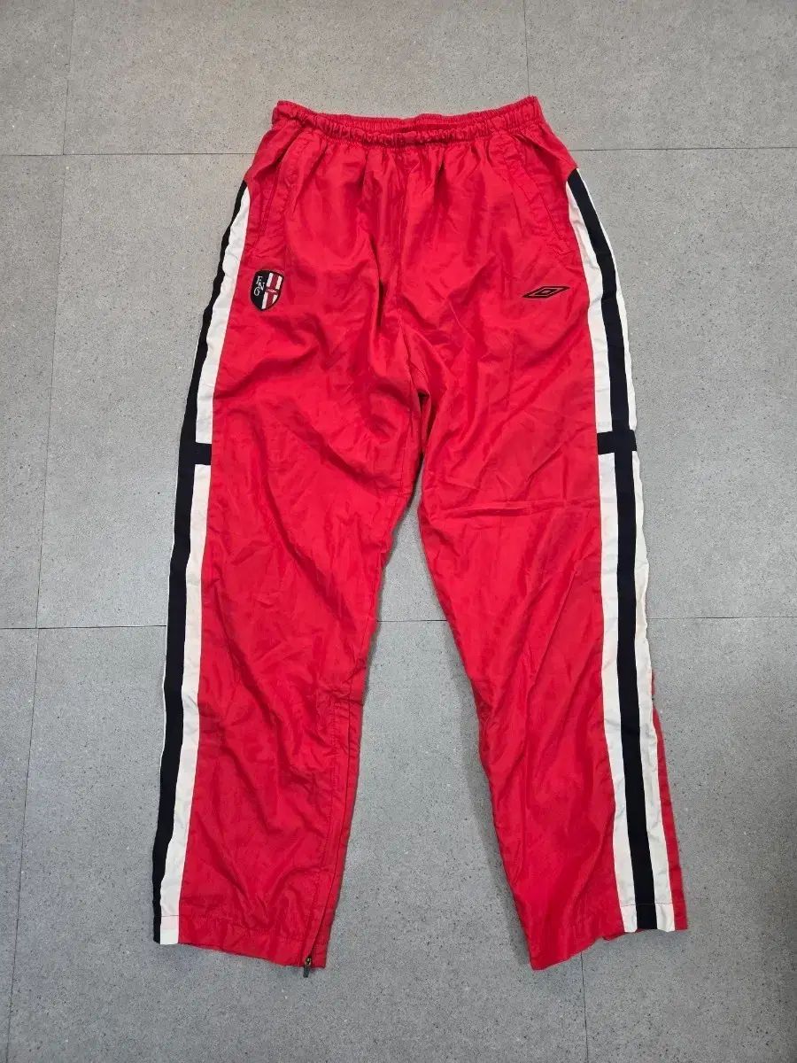 00s アンブロ トラック パンツ レッド 100サイズ