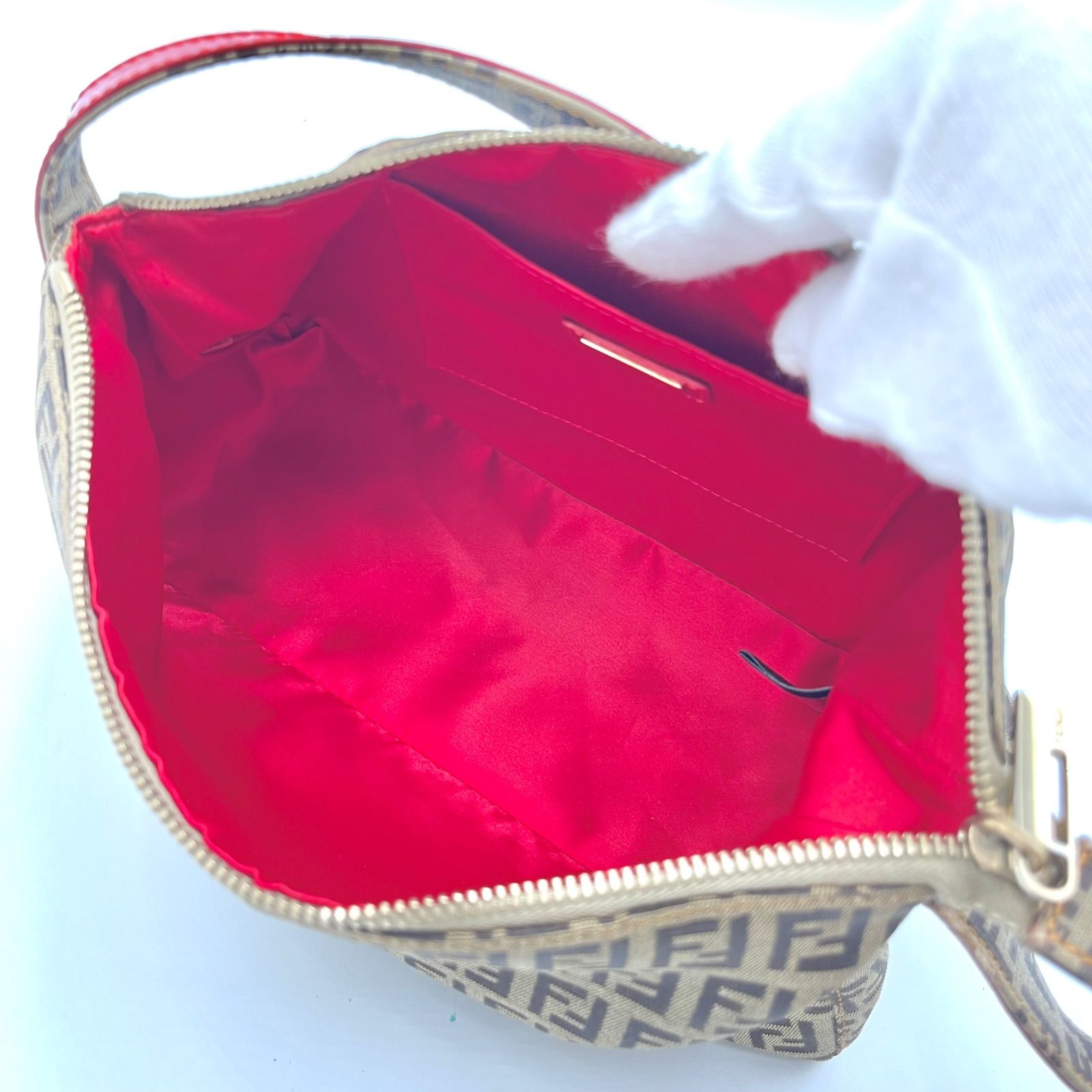 美品◎FENDI フェンディ ズッキーノ柄 チャーム アクセサリーポーチ