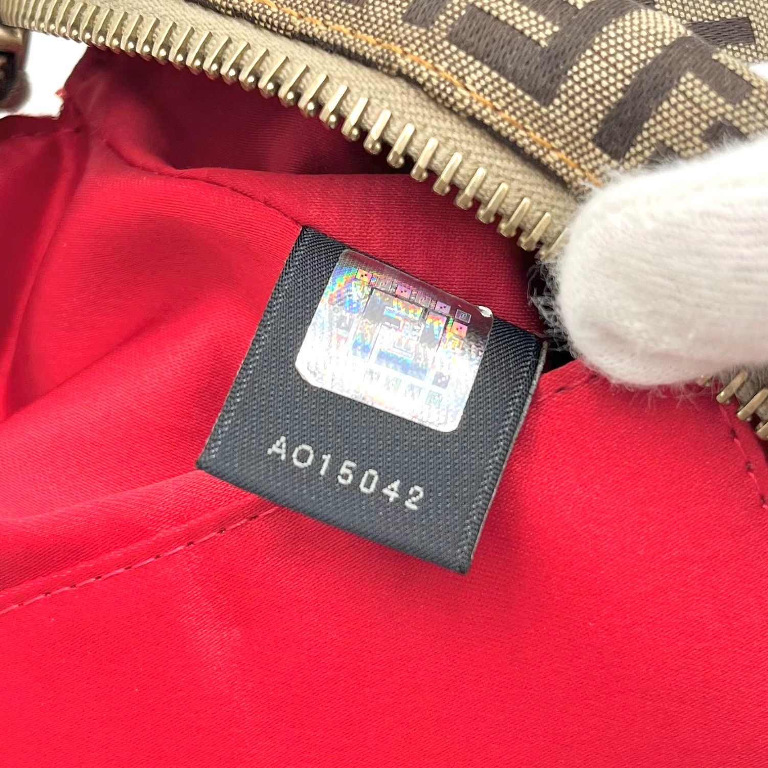 ✨美品✨フェンディ　ズッキーノ　アクセサリーポーチ　キャンバス×レザー　レッド 美品◎FENDI フェンディ ズッキーノ柄 チャーム アクセサリーポーチ