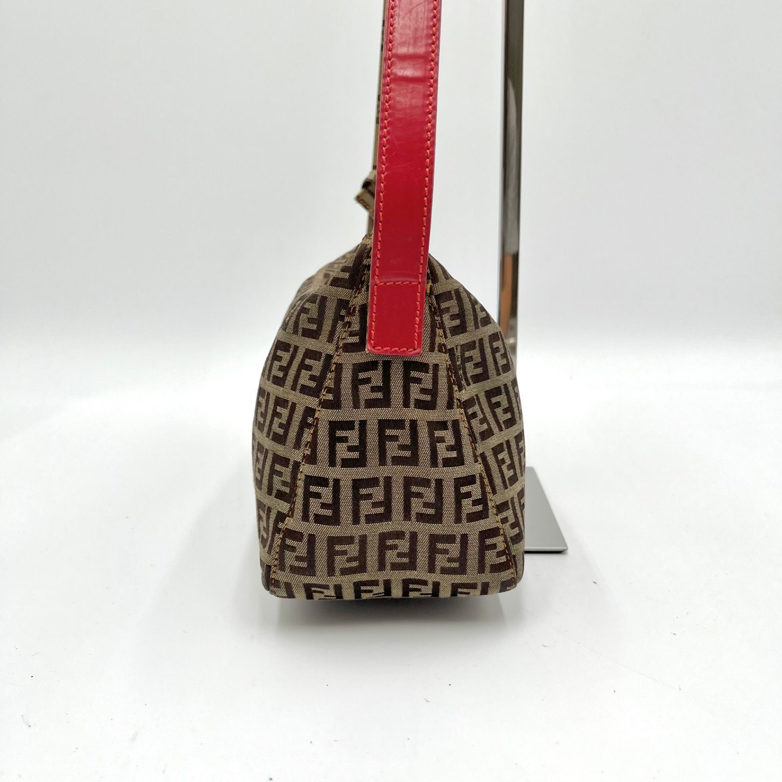 美品◎FENDI フェンディ ズッキーノ柄 チャーム アクセサリーポーチ