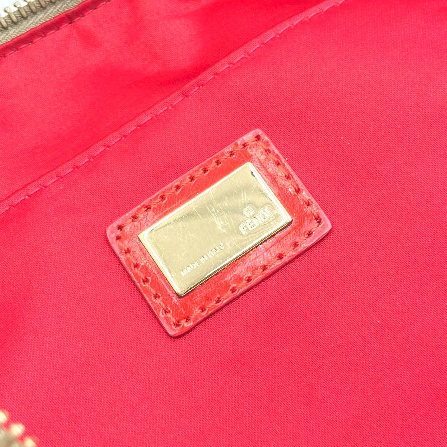 美品◎FENDI フェンディ ズッキーノ柄 チャーム アクセサリーポーチ