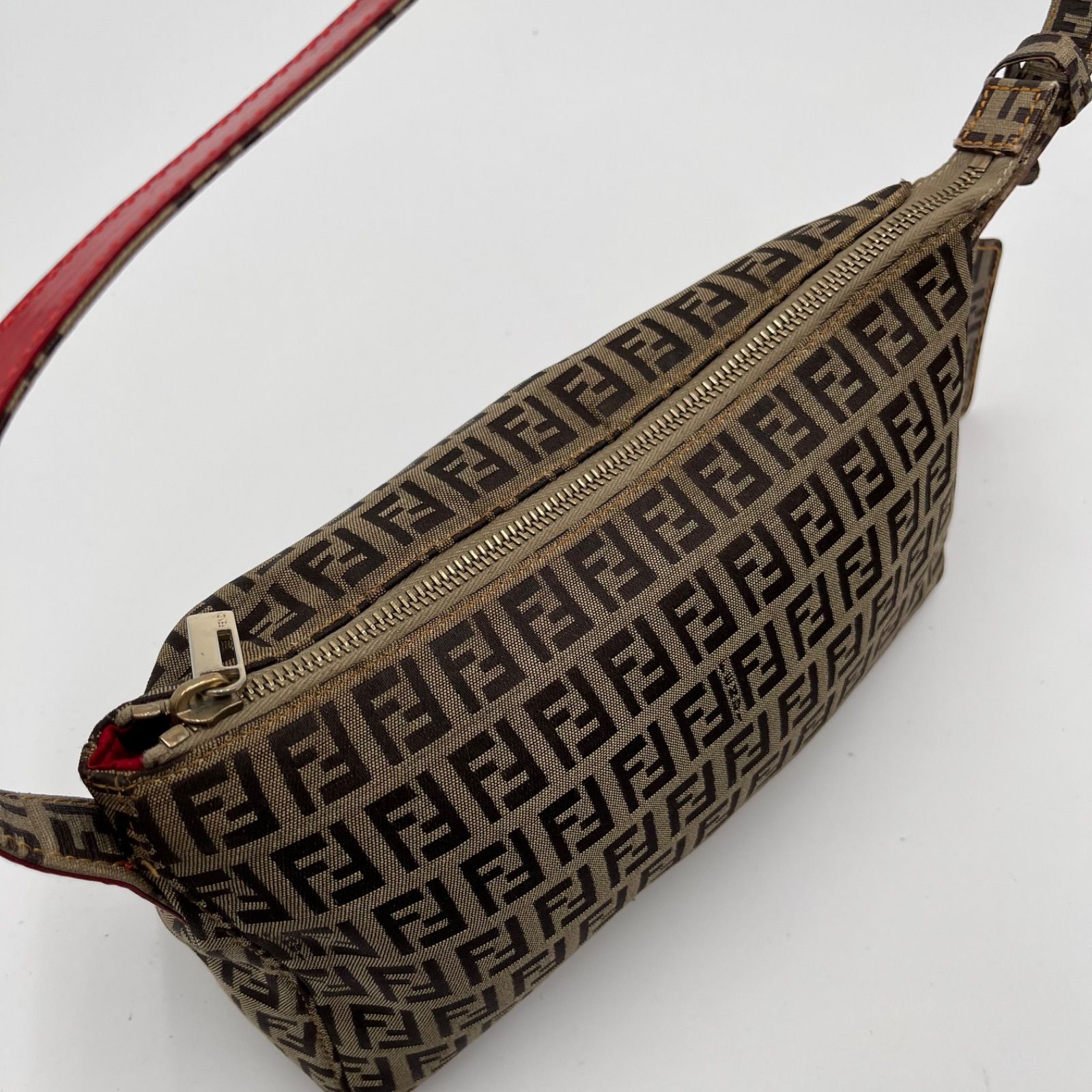 美品◎FENDI フェンディ ズッキーノ柄 チャーム アクセサリーポーチ