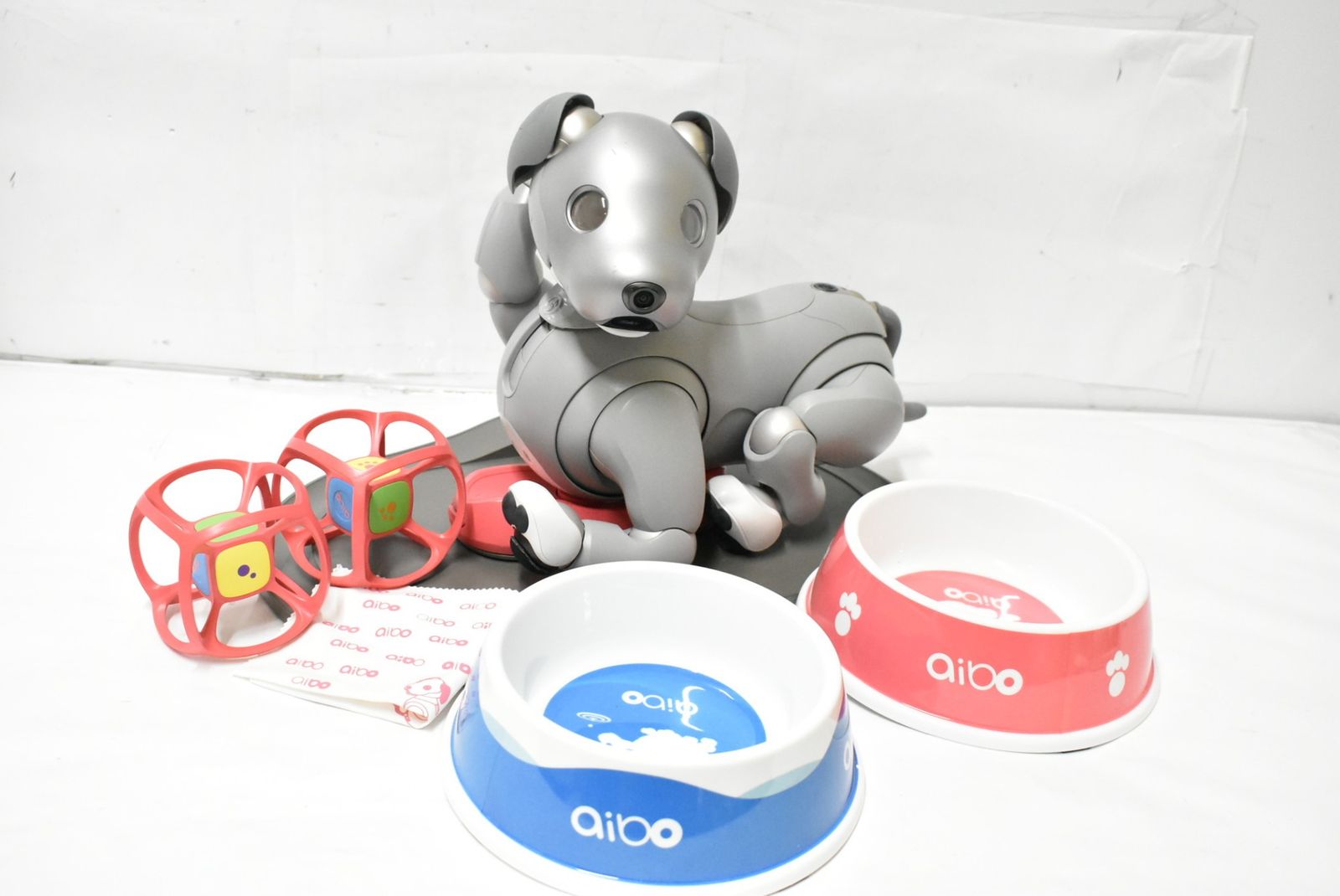 ジャンク品 ソニー アイボ ERS-1000 黒ごまエディション サイコロ ごはん・のみものボウル AIBO 犬型 ロボット ペット SONY IT3NNW9RSO0G-D-L55-byebye