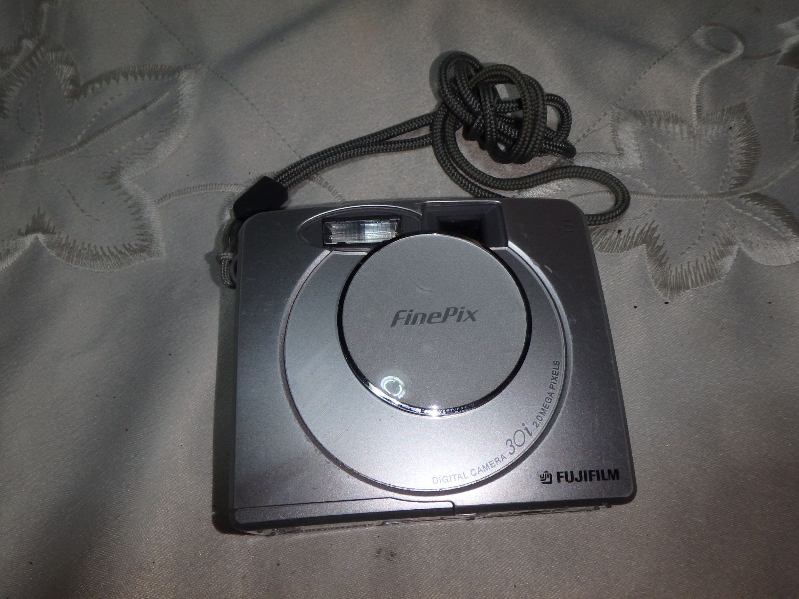 動作品 FUJIFILM 30i FinePix デジタルカメラ 難 - メルカリ