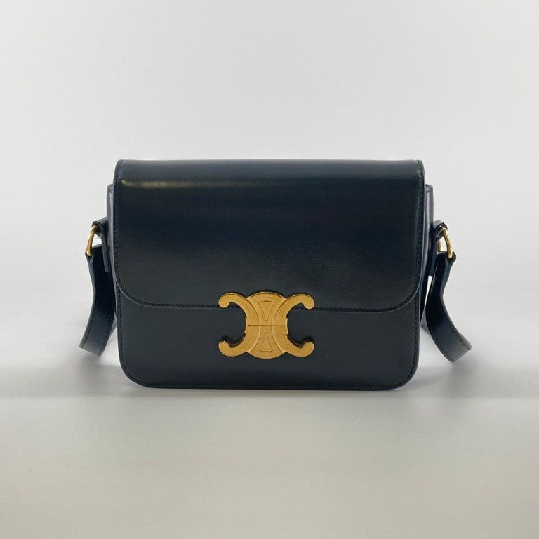 CELINE（セリーヌ）　ティーン　トリオンフ 　ショルダーバッグ　ブラック