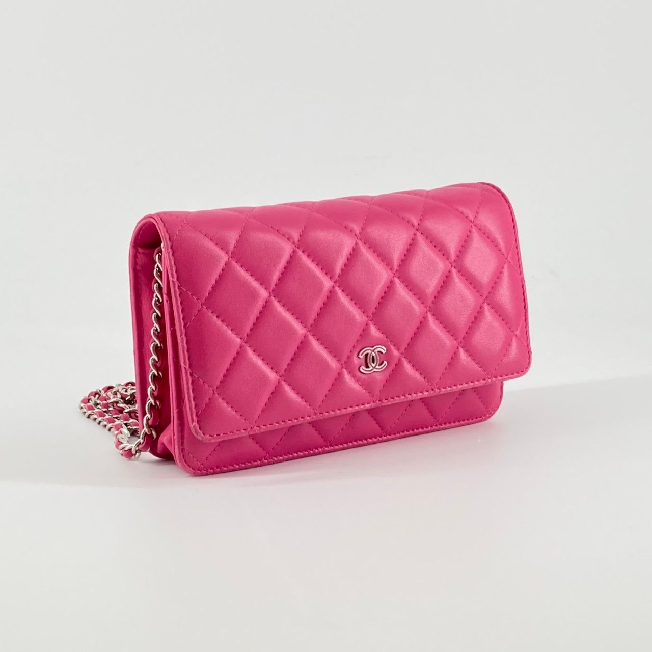 CHANEL（シャネル） マトラッセ ラムスキン 20番台 チェーンウォレット 