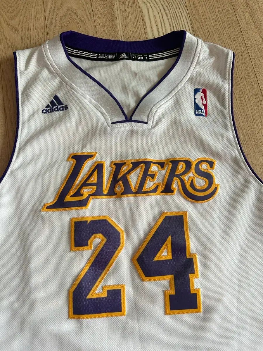 アディダス LA Lakers コービー・ブライアント スウィングマン ジャージ