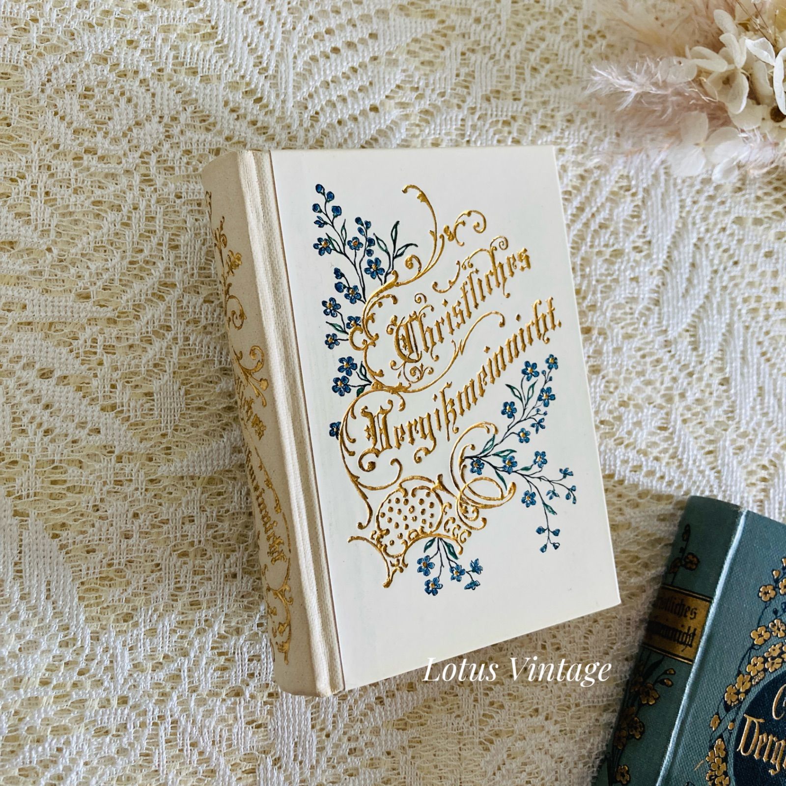 ドイツ 古書 アンティーク 勿忘草のメモリアルブック 青 洋書 希少 レア 勿忘草に彩られたアンティークブック 一年の言葉と歌 ドイツ語の祈りの