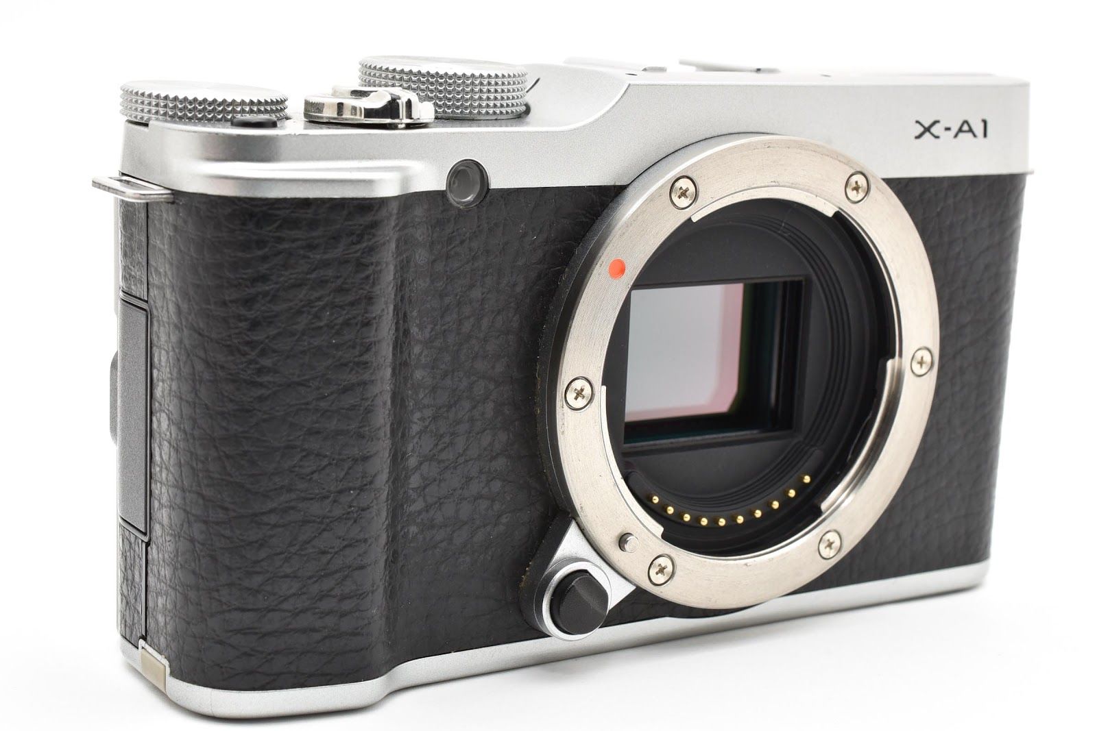 ☆良品☆ フジフイルム FUJIFILM X-A1 ボディ シルバー ミラーレス一眼