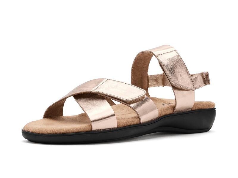 トロッターズ レディース シューズ サンダル トール Trotters River Metallic Sandals Champagne シャンパン