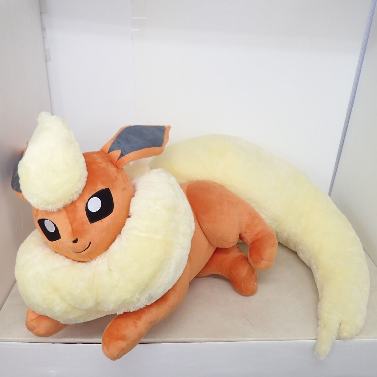 ポケモンセンター ぬいぐるみ 等身大ブースター 寝そべり 紙タグ無 ポケットモンスター