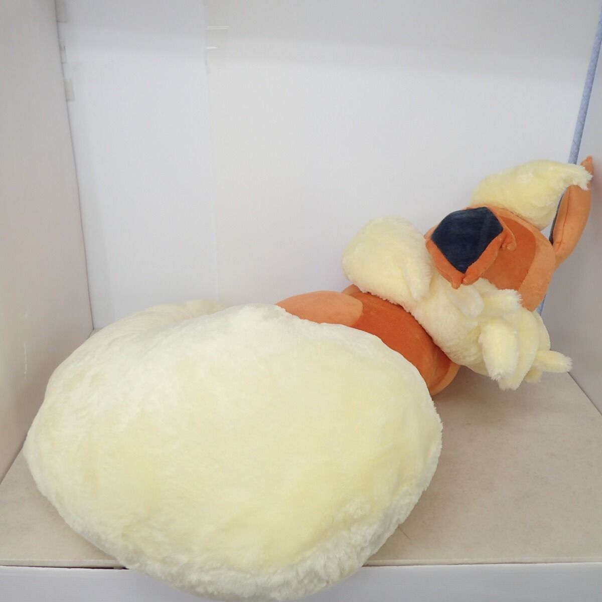 ポケモンセンター ぬいぐるみ 等身大ブースター 寝そべり 紙タグ無