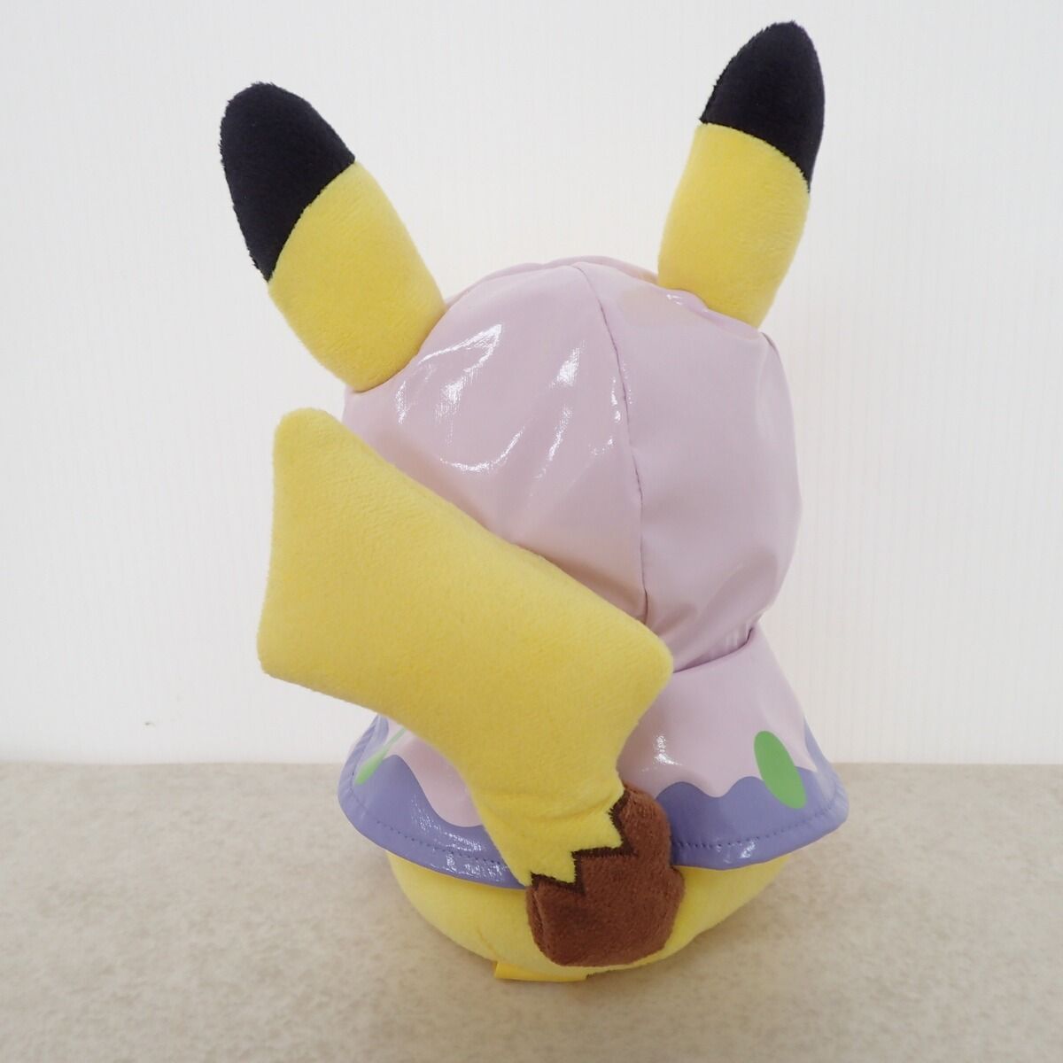 ポケモンセンター ぬいぐるみ コダックはノーてんき。 ピカチュウ 紙