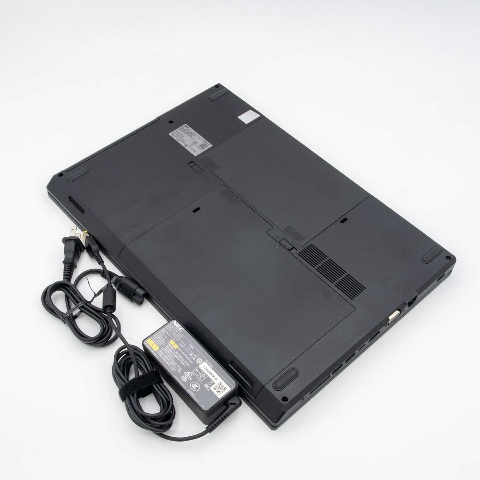 【中古品】VersaPro VKM44X-B　NEC　15.6インチノートパソコン　第11世代Core i5 Windows11　管35659