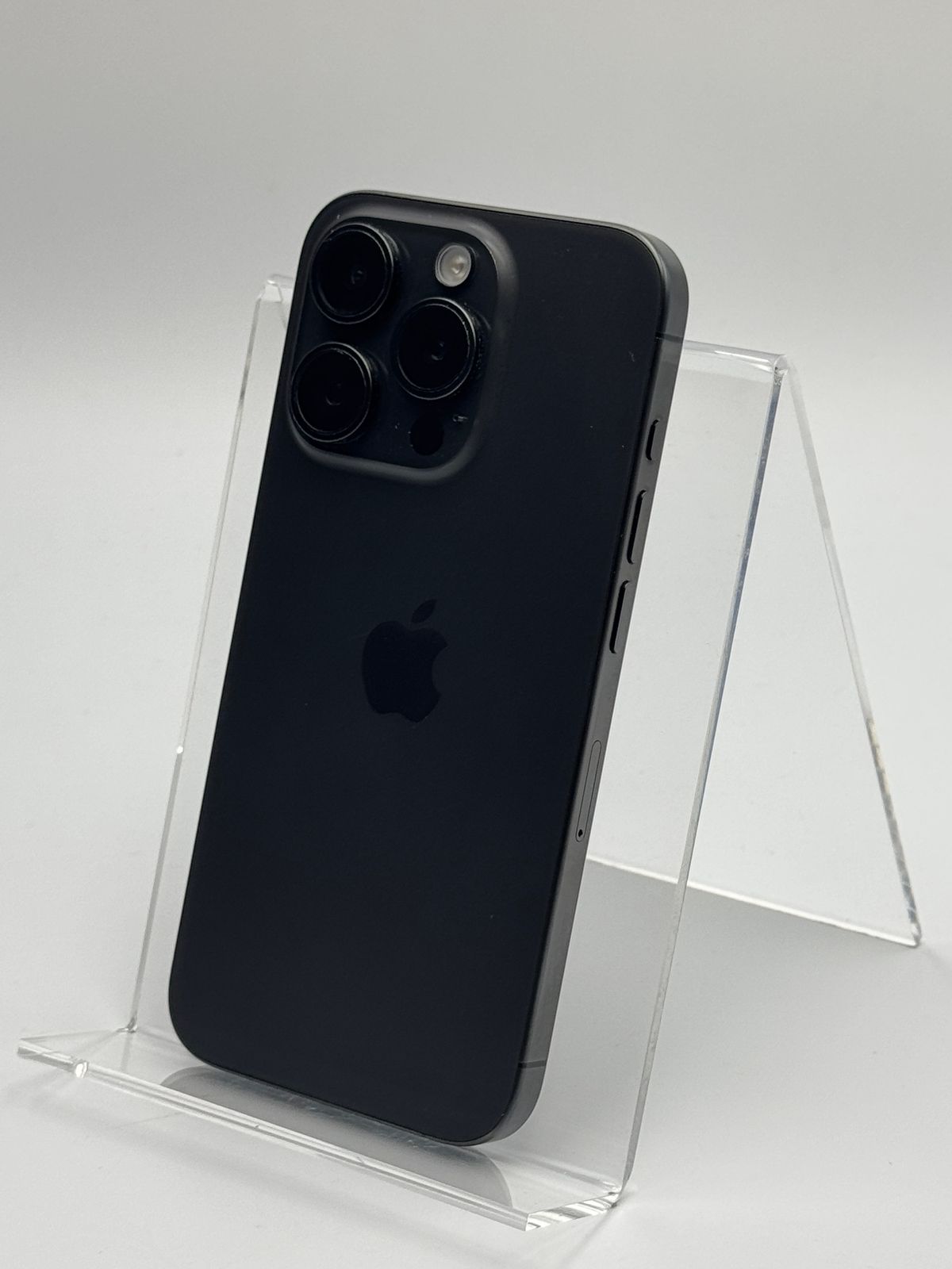 iPhone 15 Pro 128GB ブラックチタニウム 中古C - メルカリ