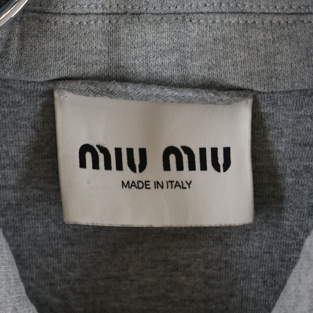 miumiu ミュウミュウ 24AW FRONT LOGO HEAVY SWEAT SHIRT BLOUSON JACKET フロントロゴ ジップアップ スウェットシャツグレー ML1060 S000 15EG miumiu (ミュウミュウ) 24AW FRONT LOGO HEAVY SWEAT SHIRT BLOUSON