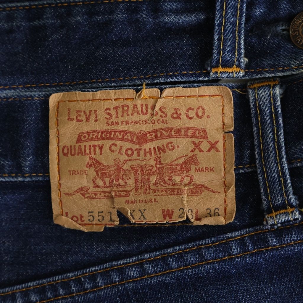 Levi's 551zxx バレンシア工場 ボタン裏555 w31 USA製 Levi's (リーバイス) 90S VINTAGE 551ZXX ボタン裏555 BIG E