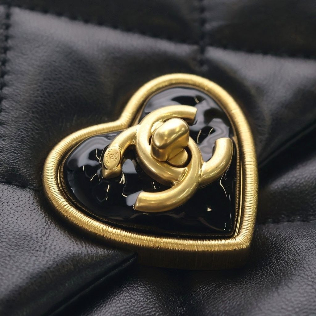 CHANEL (シャネル) マトラッセ ハートロック チェーンショルダーバッグ ラムスキン ゴールド金具 ブラック プレート AS3979