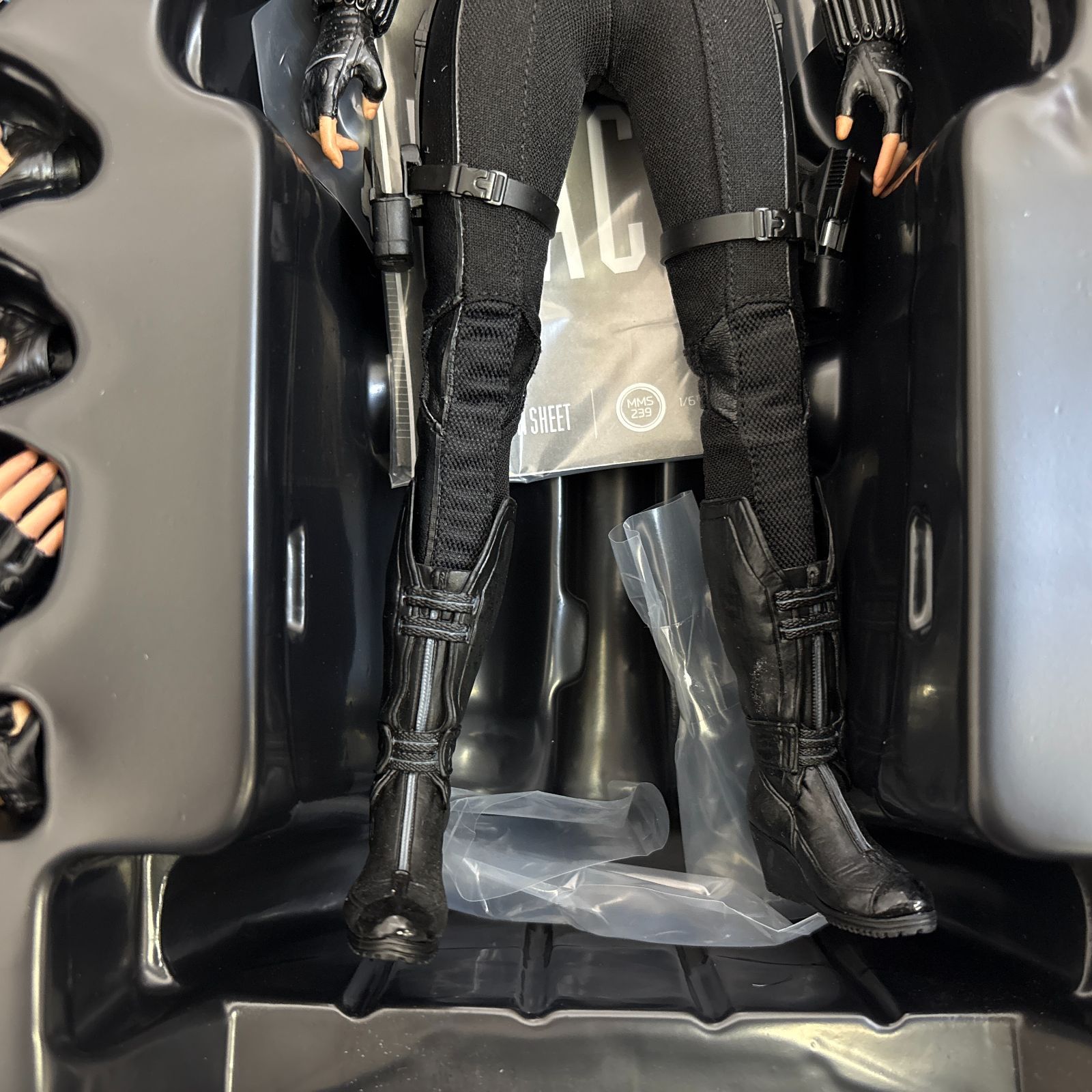 ホットトイズ ブラック・ウィドウ 1/6 ムービーマスターピース