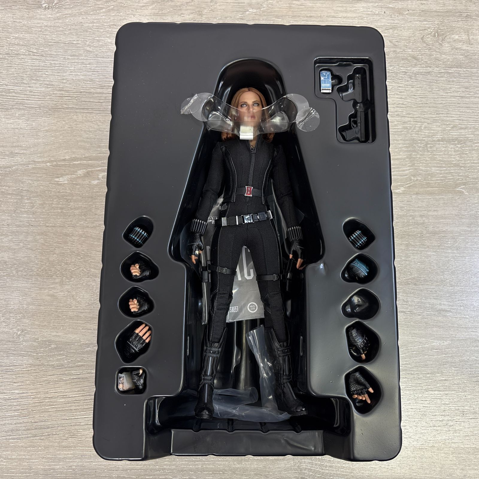 ホットトイズ ブラック・ウィドウ 1/6 ムービーマスターピース