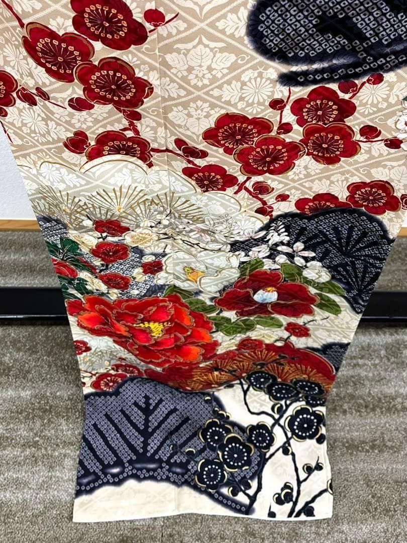 振袖 刺繍 金彩 紋意匠 身丈173cm 撥水加工済 MO3372