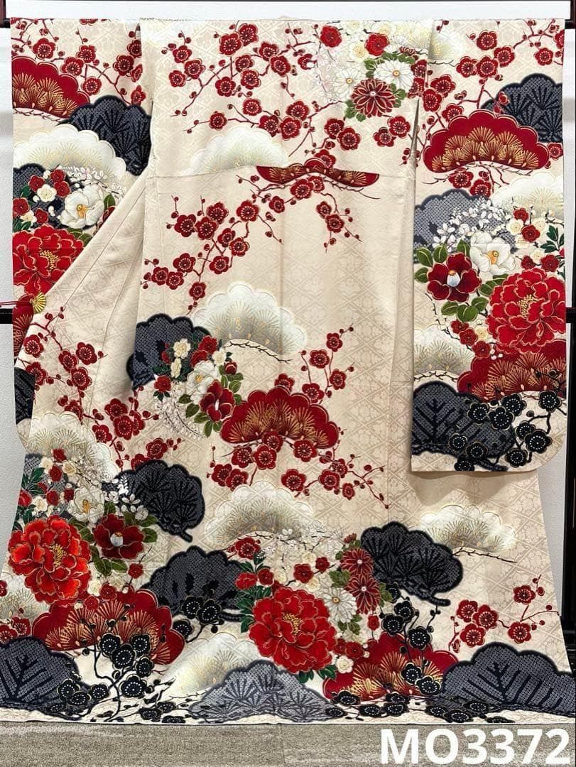 振袖 刺繍 金彩 紋意匠 身丈173cm 撥水加工済 MO3372
