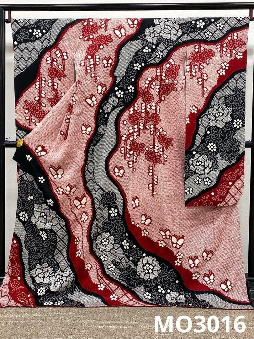 総絞り振袖 豪華 紋意匠 身丈172cm 躾糸付き MO3016