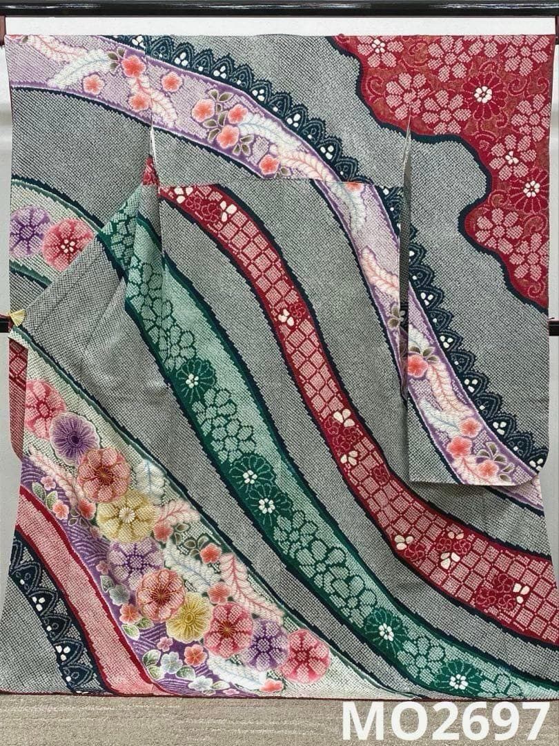 振袖 総絞り 刺繍 金駒 金彩 裏打ち済み 身丈166cm MO2697
