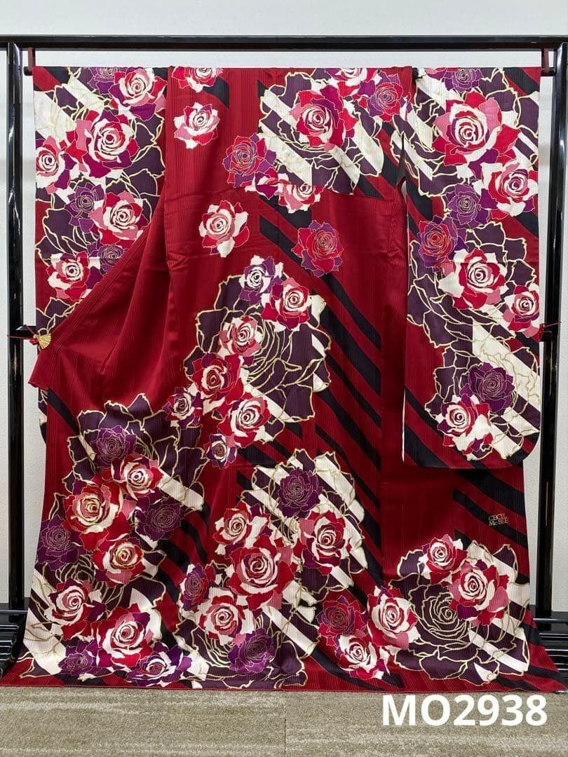 ブランド振袖 豪華 金彩 薔薇 刺繍 身丈 173cm 撥水加工済 MO2938