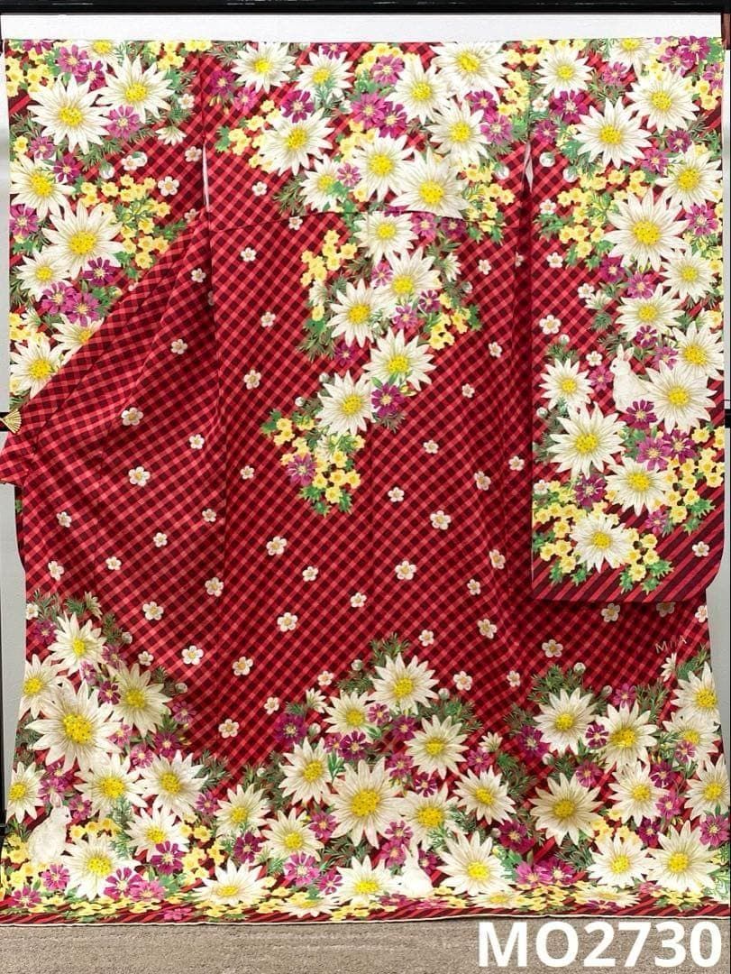 モデル振袖 MIIA 刺繍 金彩 兎 チェック 身丈177cm MO2730