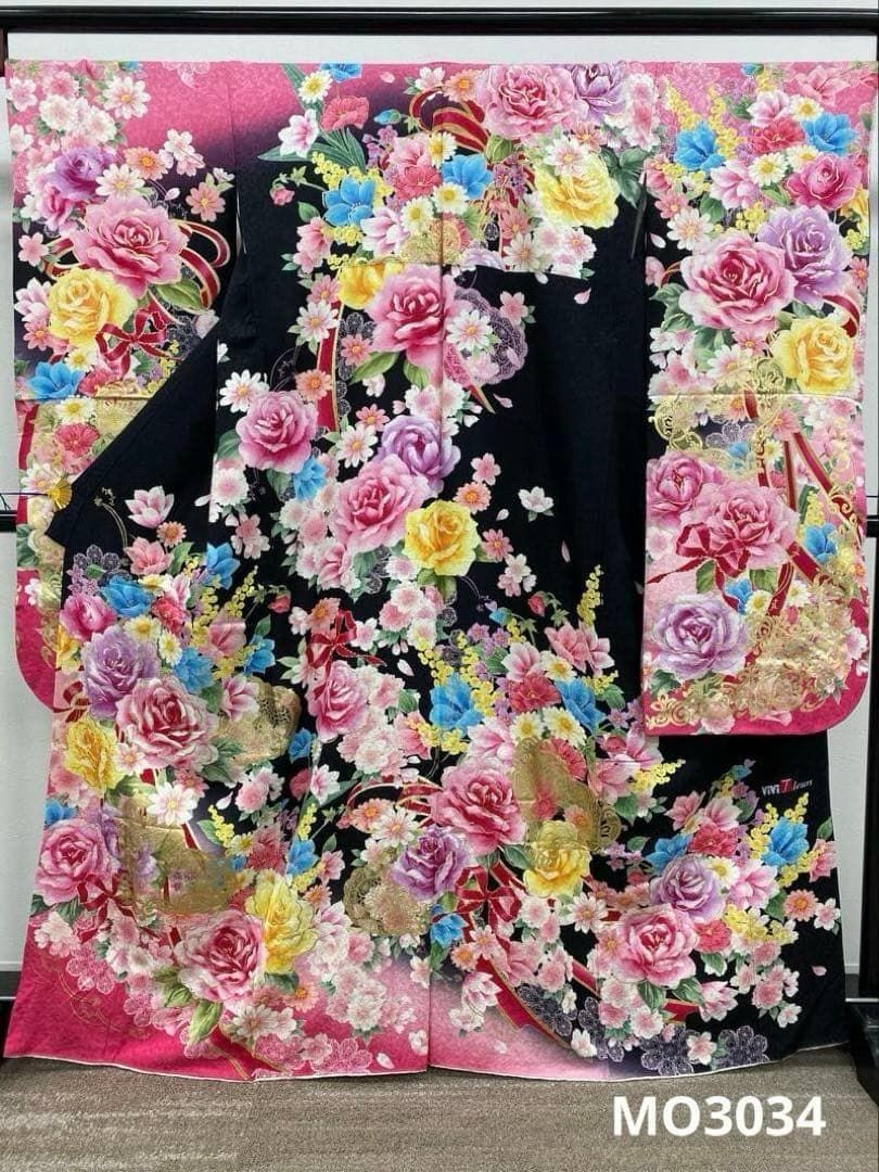 ファッション誌振袖 Vivi 金彩 銀通し 刺繍 身丈162cm MO3034