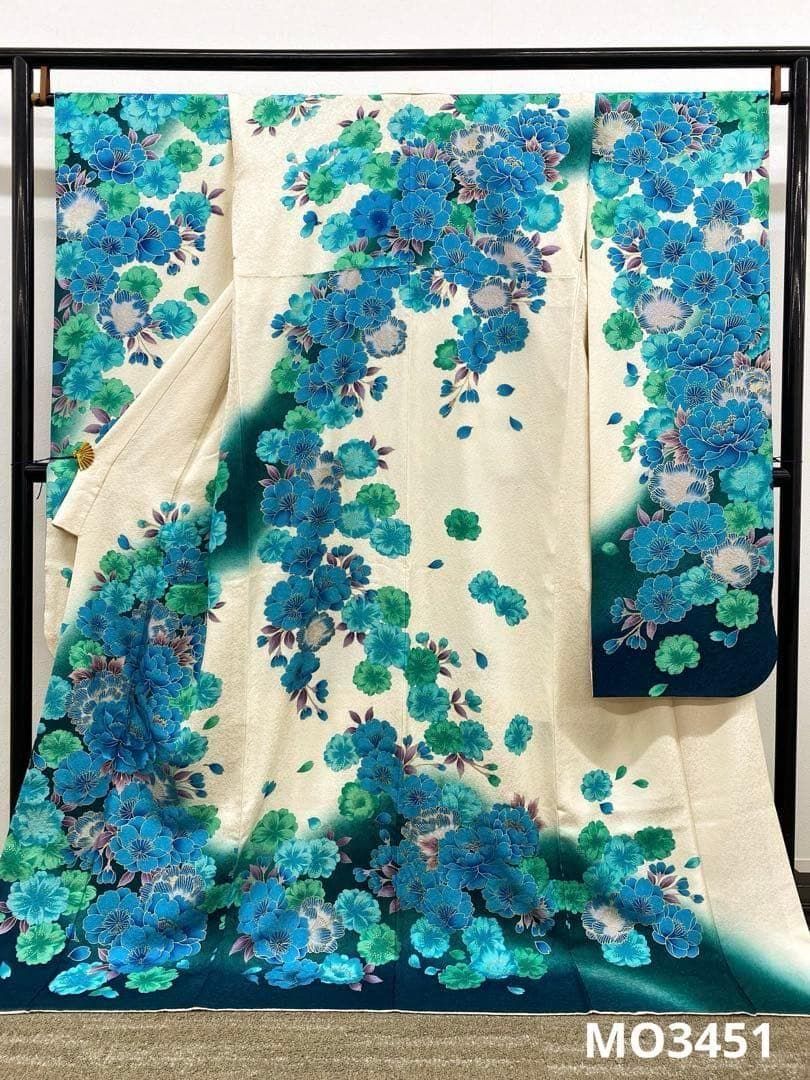振袖 刺繍 金彩 銀通し 身丈178cm パールトーン加工済 MO3451