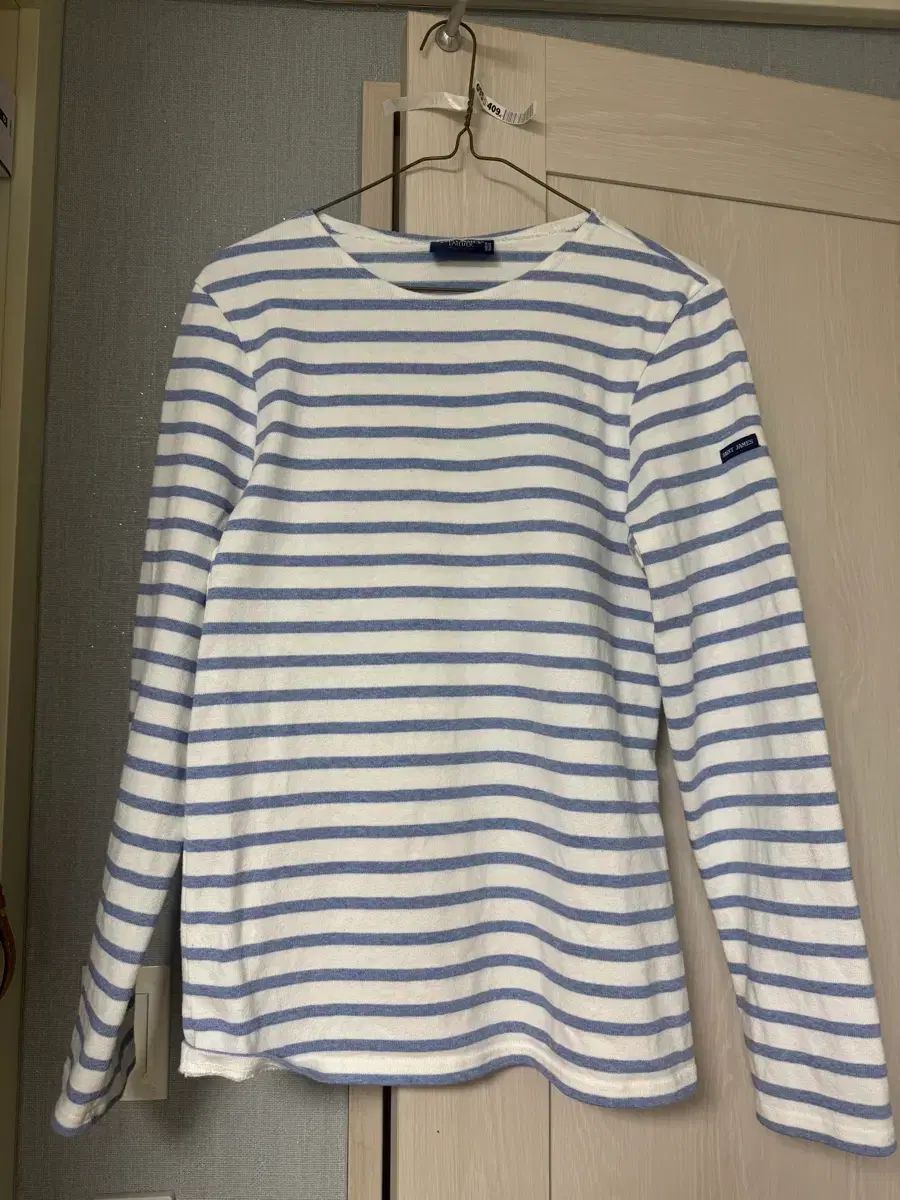 75 ブローチ 俊兼 大きめ 熱帯魚 水色 トシカネ 有田焼 TK 希少