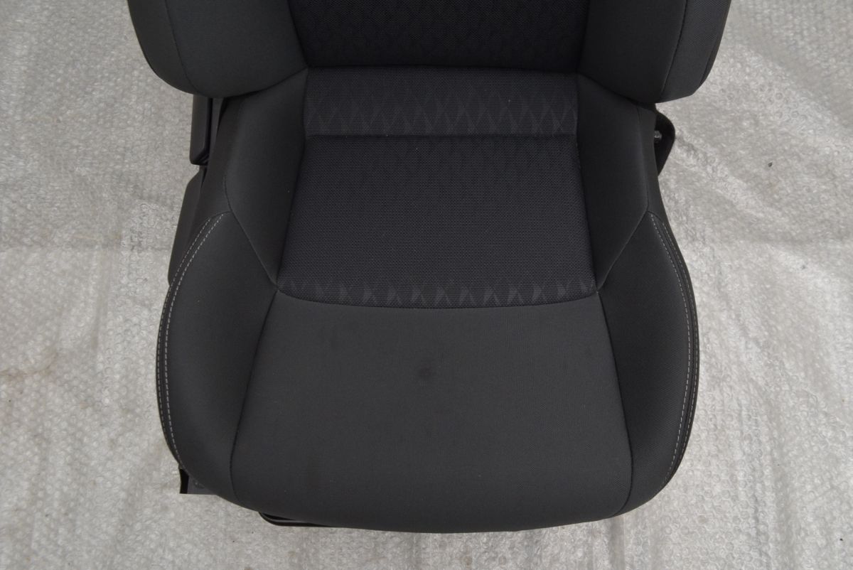 程度良好品】トヨタ GRヤリス 純正 シート 運転席側 右側 1脚 