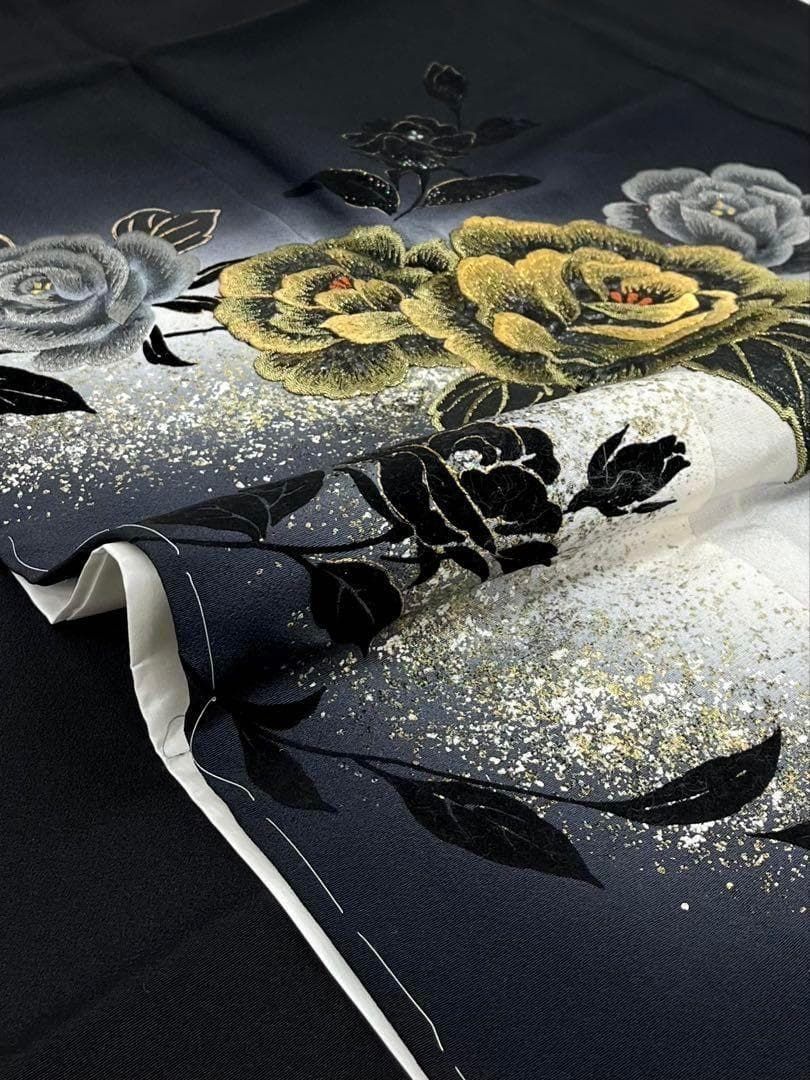 黒留袖 モノトーン 刺繍 金彩 グリッター箔 薔薇 正絹 躾糸付 正絹
