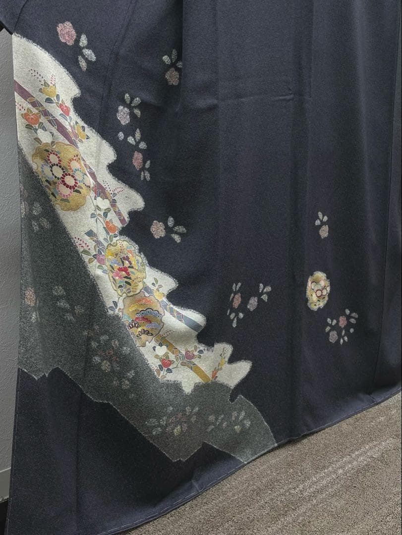 松井青々 京友禅 付け下げ 落款入 金彩 たたき染 紋意匠 正絹 躾糸