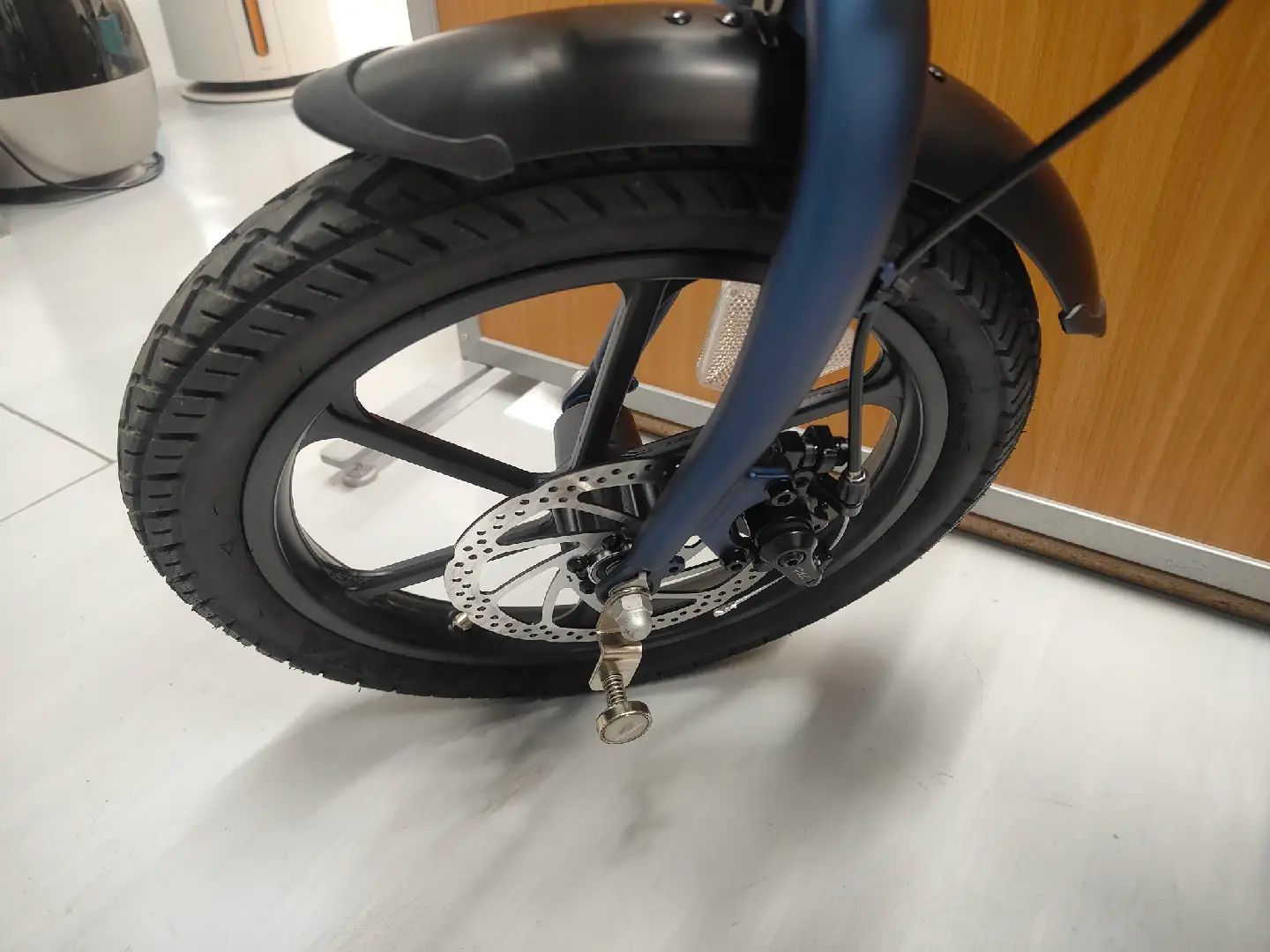 初夏のセール開催中】電動アシスト自転車ERWAYA01 Lite ネイビー